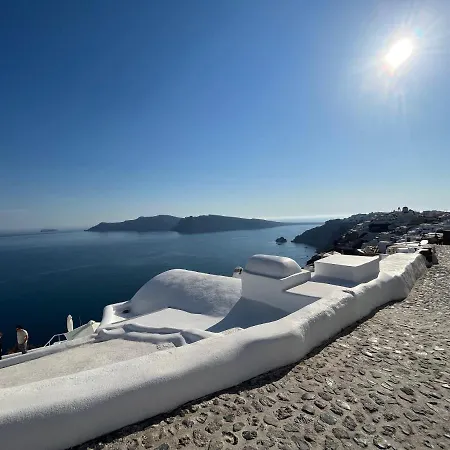 Olympic 3* Oia (Santorini)